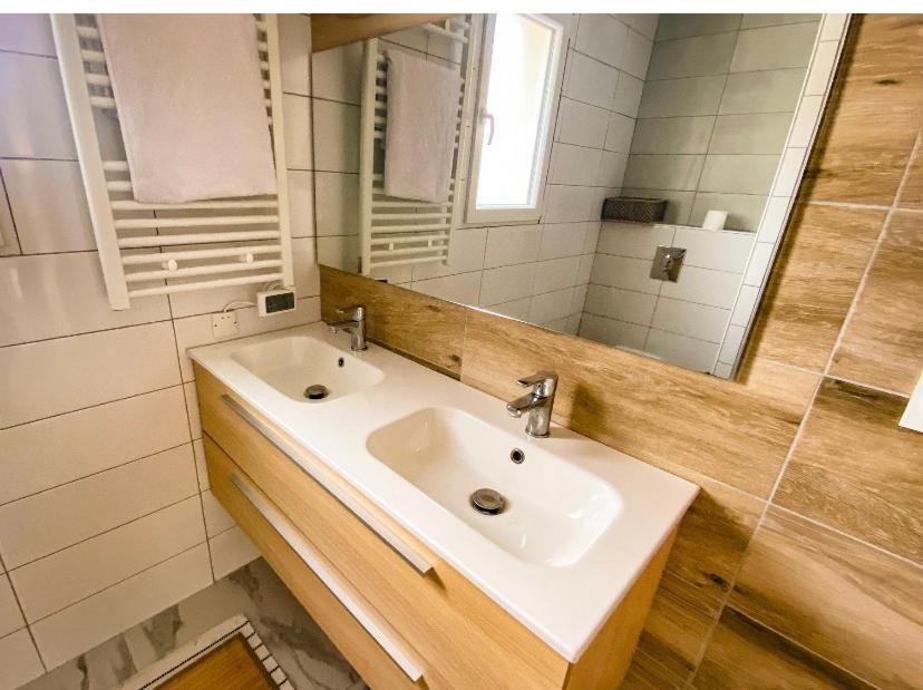 Maison Au Calme Avec Piscine Riviere-Saas-et-Gourby Екстериор снимка